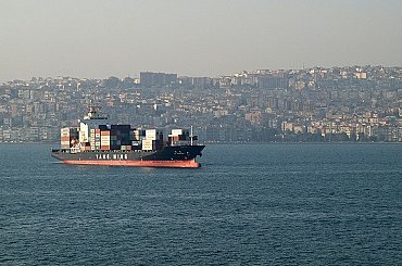 Čínské tankery obvykle převážející venezuelskou ropu dle Reuters změnily kurz