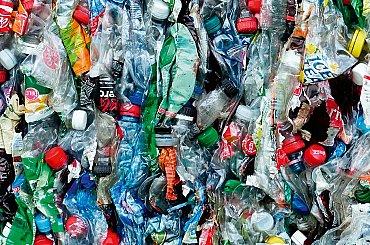 Globální dohodu o zákazu nebezpečných přísad v plastech zkalily bezprecedentní výjimky ohrožující zdraví a životní prostředí