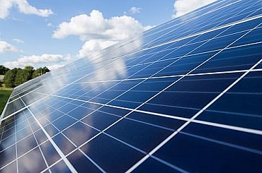 Po 10 až 15 letech provozu se snižuje výkon fotovoltaické elektrárny až o 20 %
