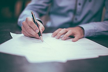KHNP by dnes měla uzavřít první smlouvy s českými firmami k Dukovanům