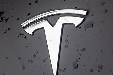 Tesla si nemůže přivlastnit robotaxi. Patentový úřad odmítl automobilce registrovat ochrannou známku