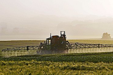 V zemědělství chybí tisíce lidí. Nová strategie to neřeší, čílí se farmáři