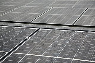 Boom solární energetiky táhnou v Česku velké pozemní elektrárny